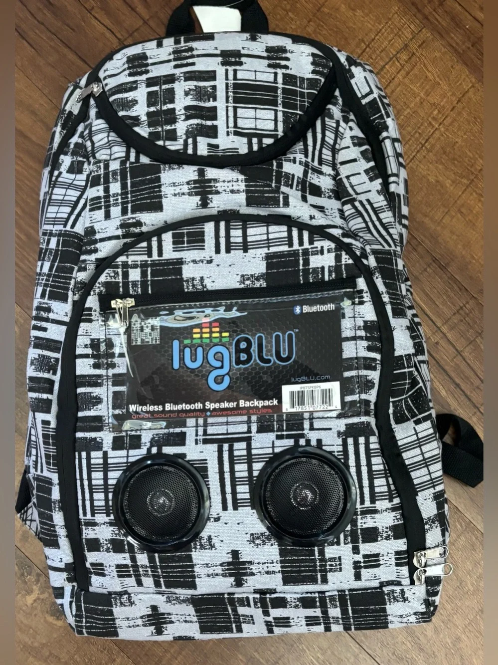 lugBLU Wireless Bluetooth Speaker Backpack gray black design NEW NWT